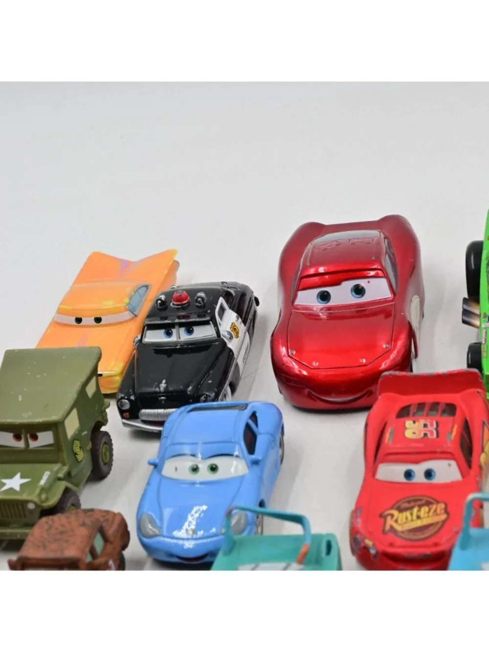 Disney Pixar Cars Diecast Lot of 25 Mattel 1:55 Lightning McQueen Mater King